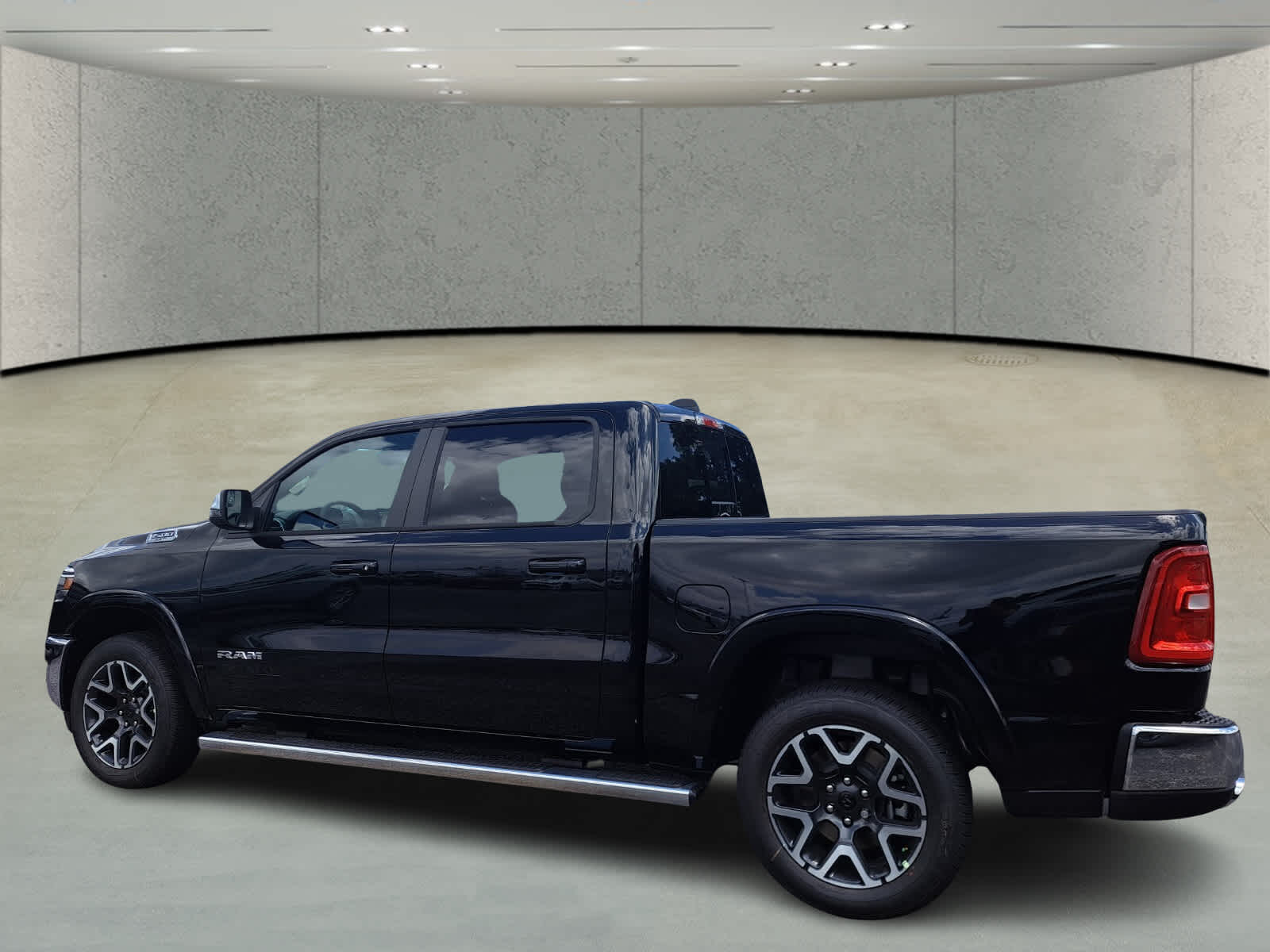 2025 Ram 1500 photo 3