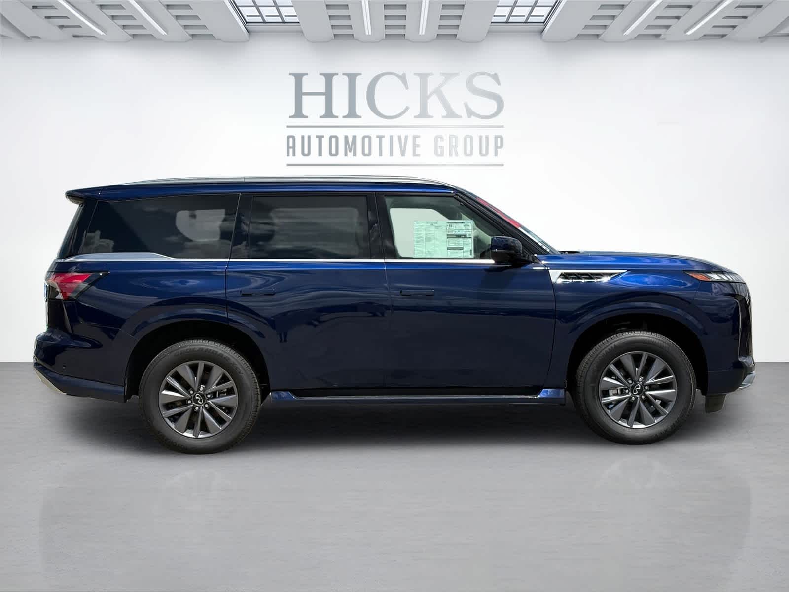 2025 Infiniti QX80 Pure photo 3