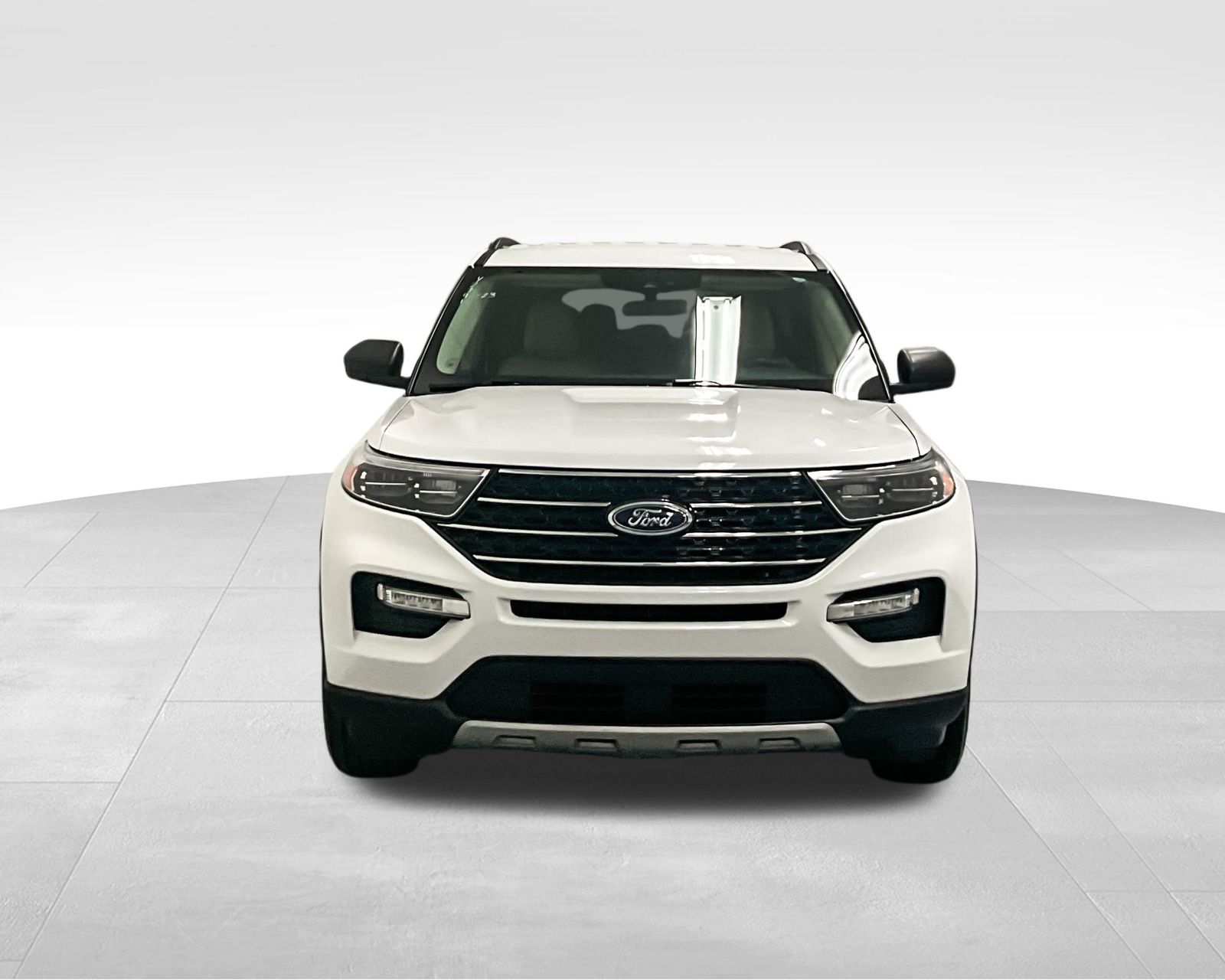 2023 Ford Explorer XLT Sport photo 2