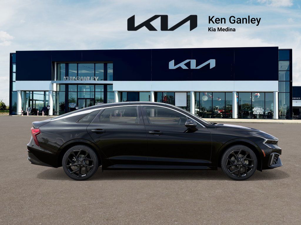 2026 Kia K5 GT-Line photo 5