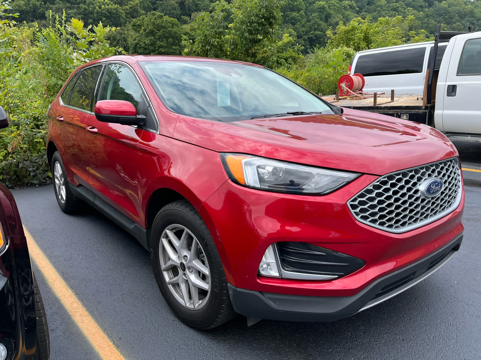 2023 Ford Edge SEL photo 2