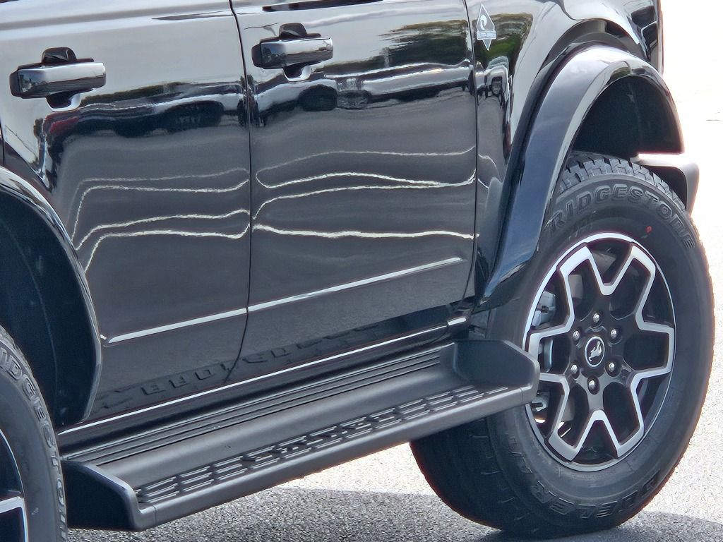 2025 Ford Bronco Outer Banks photo 9