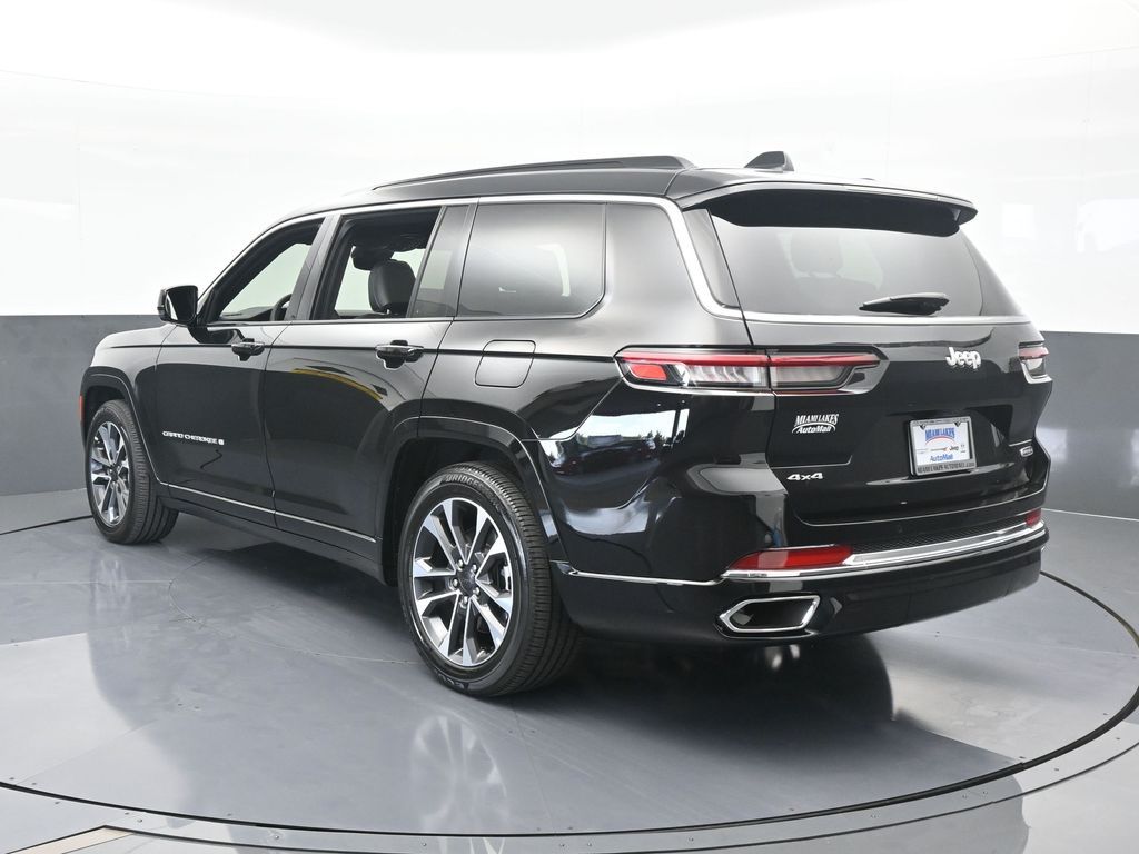 2024 Jeep Grand Cherokee Overland photo 2