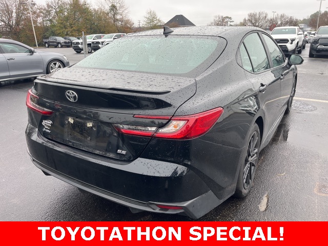 2025 Toyota Camry SE photo 3