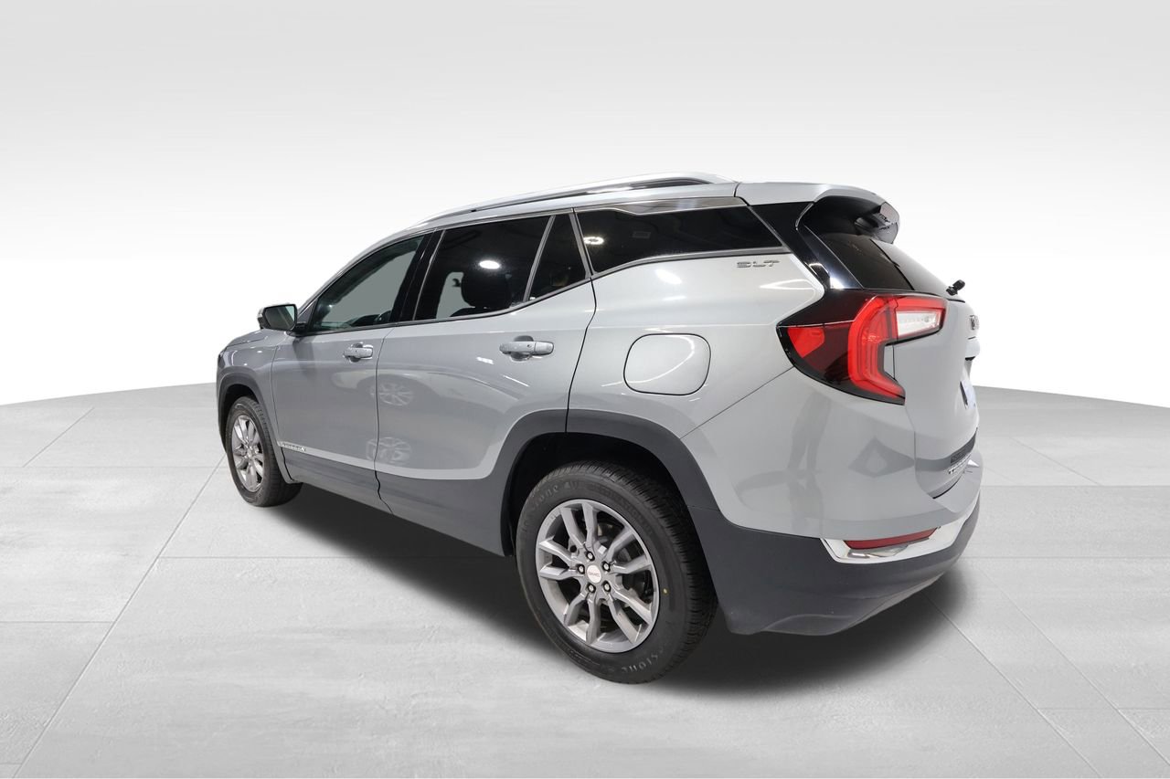 2024 Gmc Terrain SLT photo 2