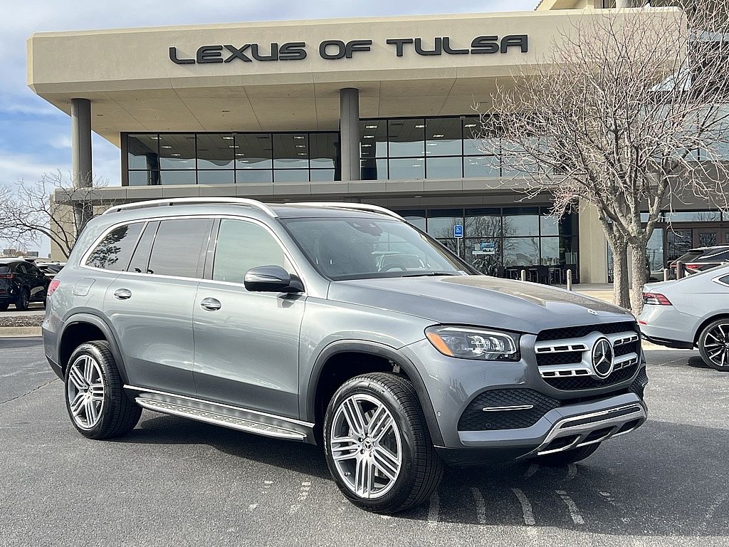 2022 Mercedes-Benz GLS GLS450's photo
