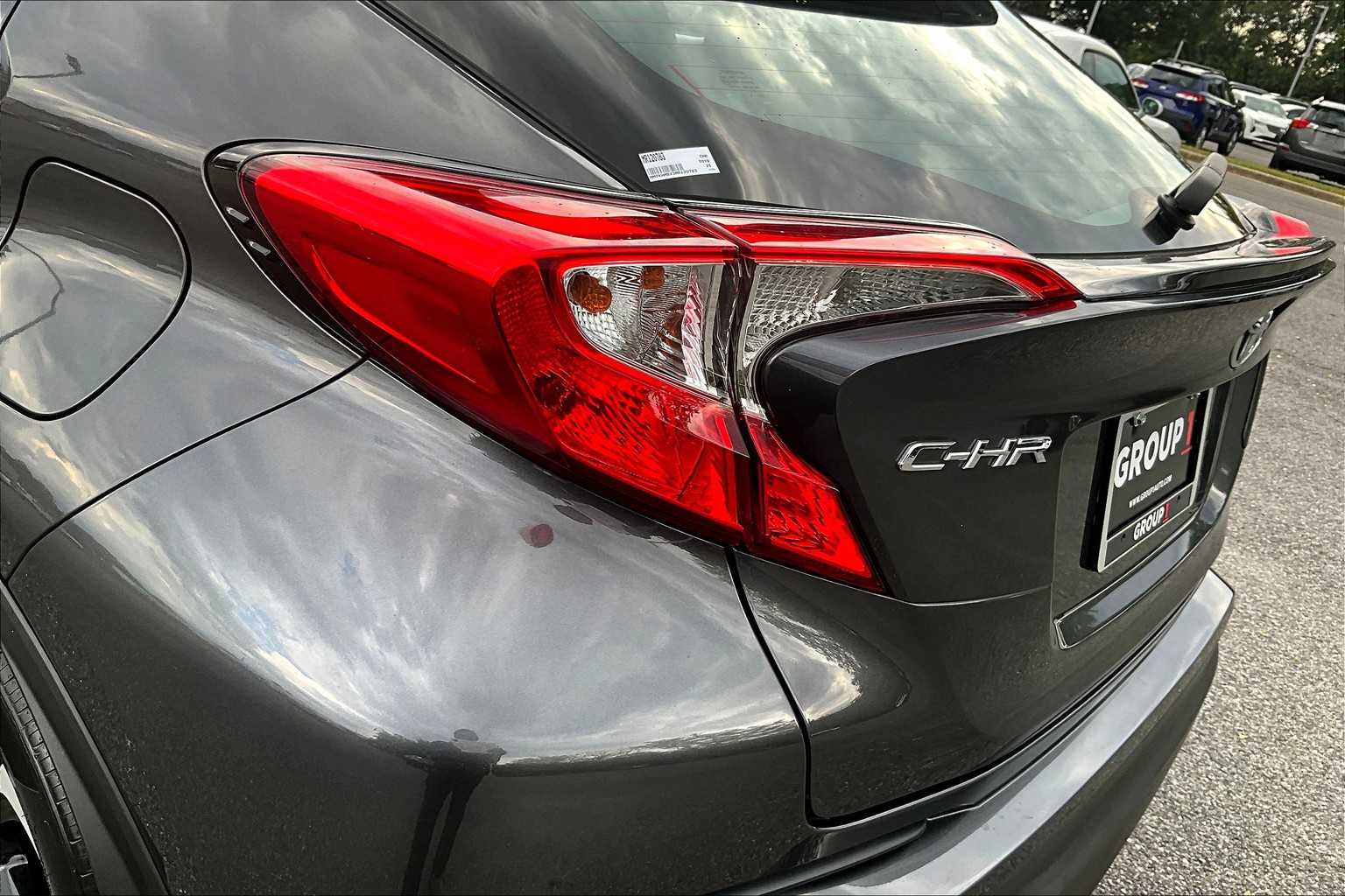 2021 Toyota C-HR XLE photo 27
