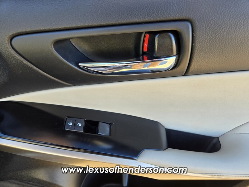2014 Lexus IS 250 photo 16