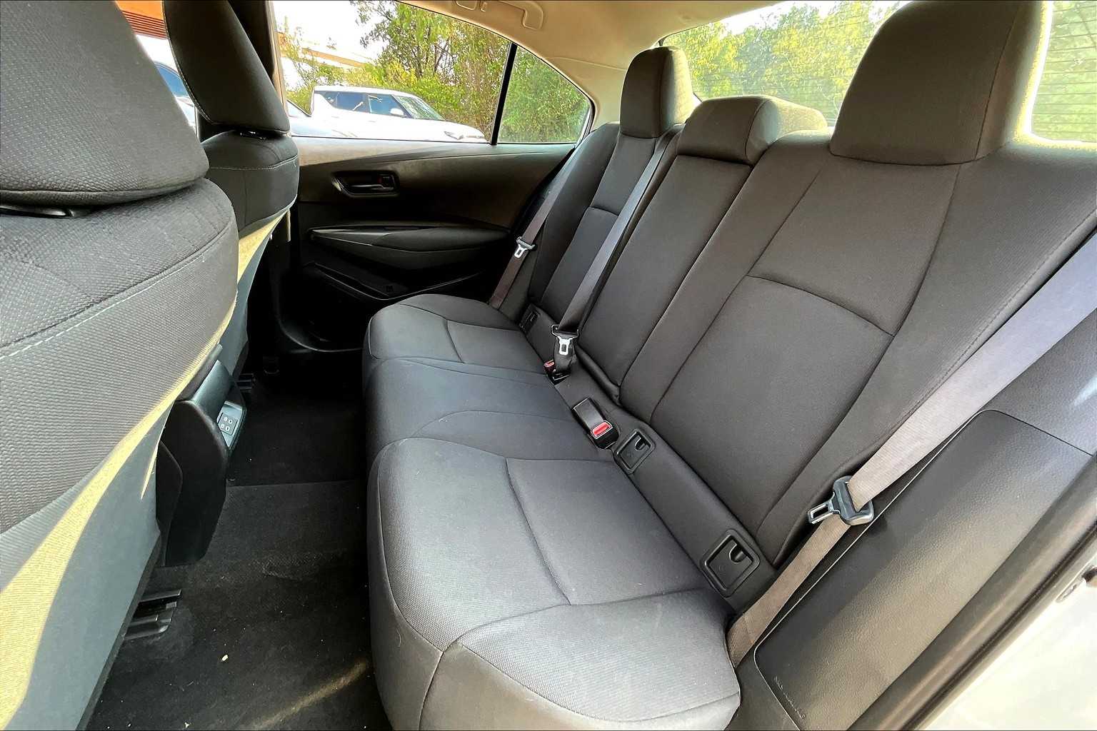 2024 Toyota Corolla LE photo 17