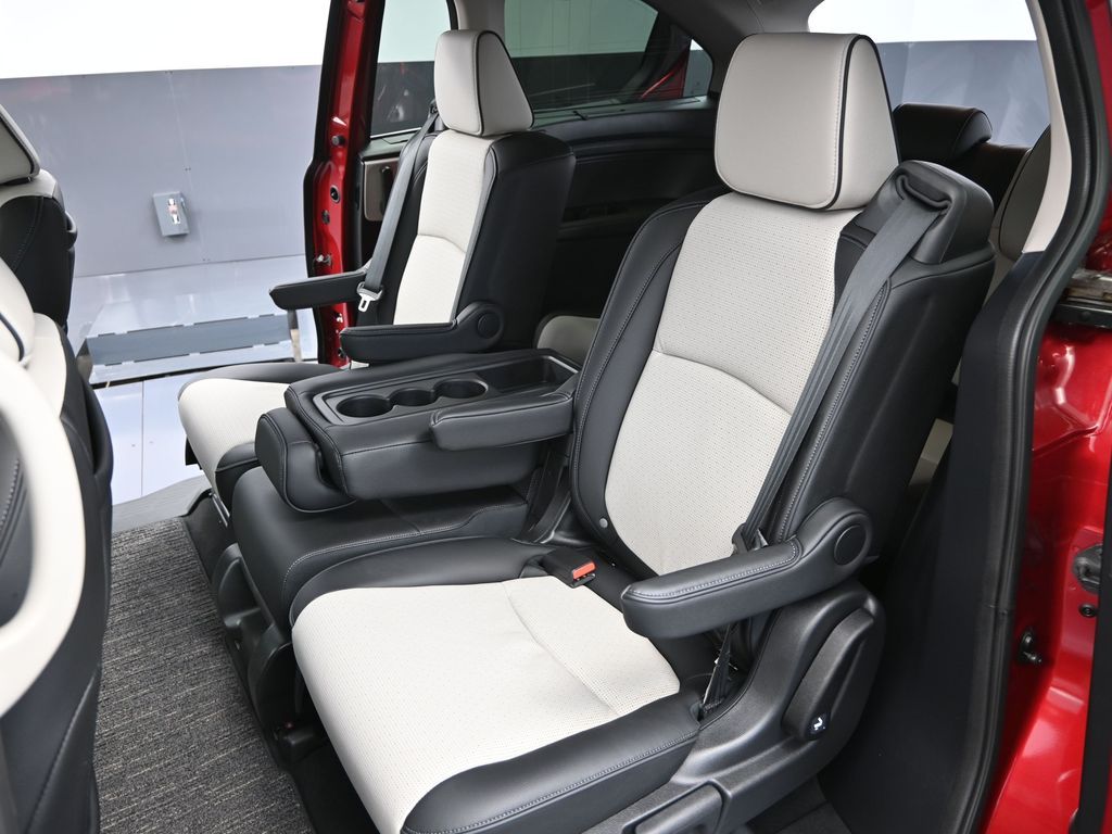2025 Honda Odyssey Elite photo 32