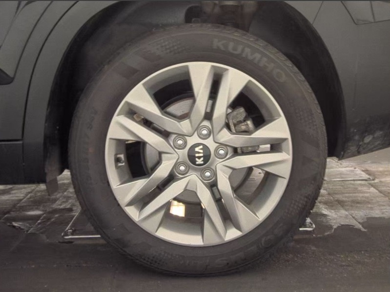 2021 Kia Seltos LX photo 27
