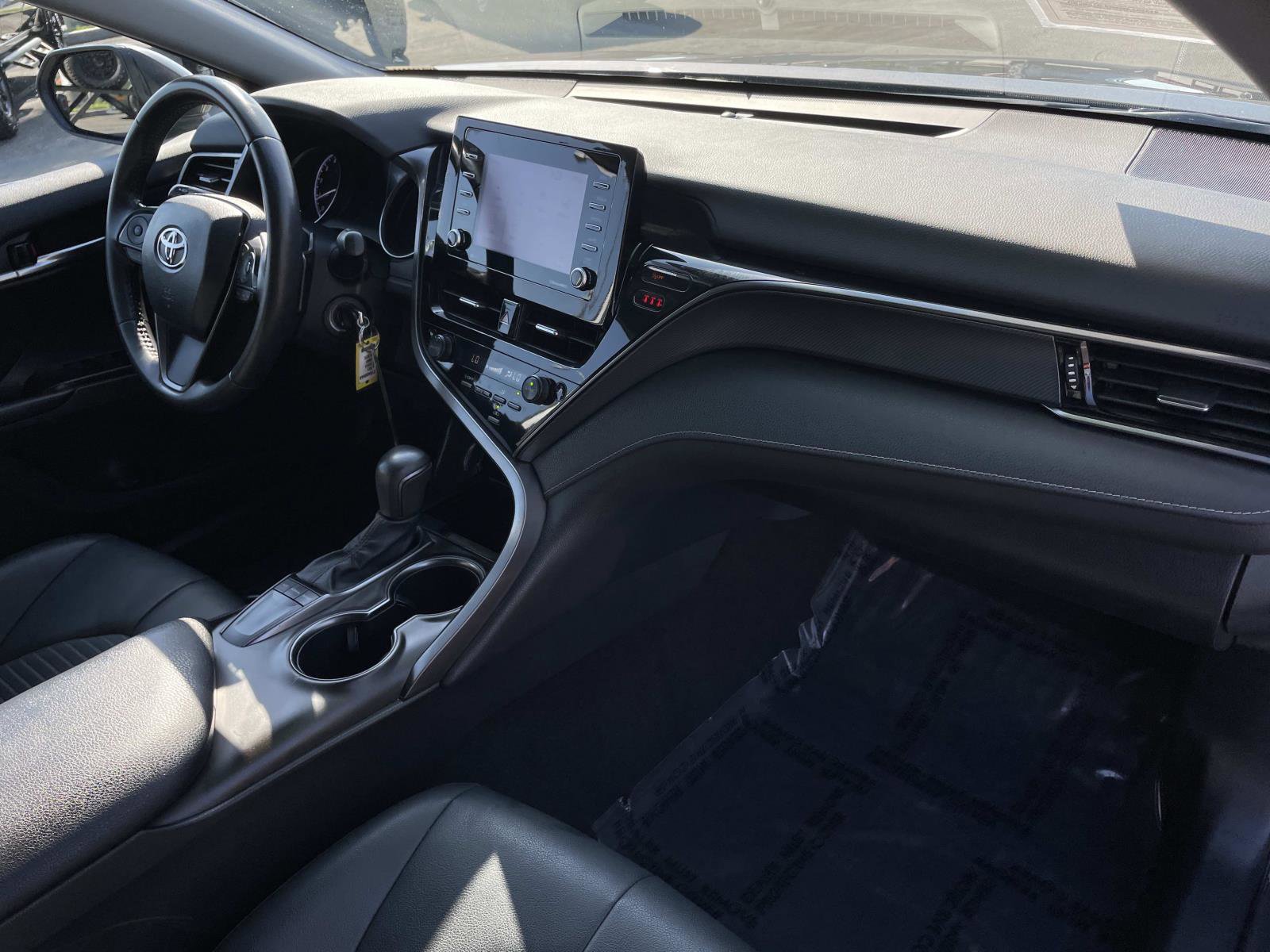 2023 Toyota Camry SE photo 22