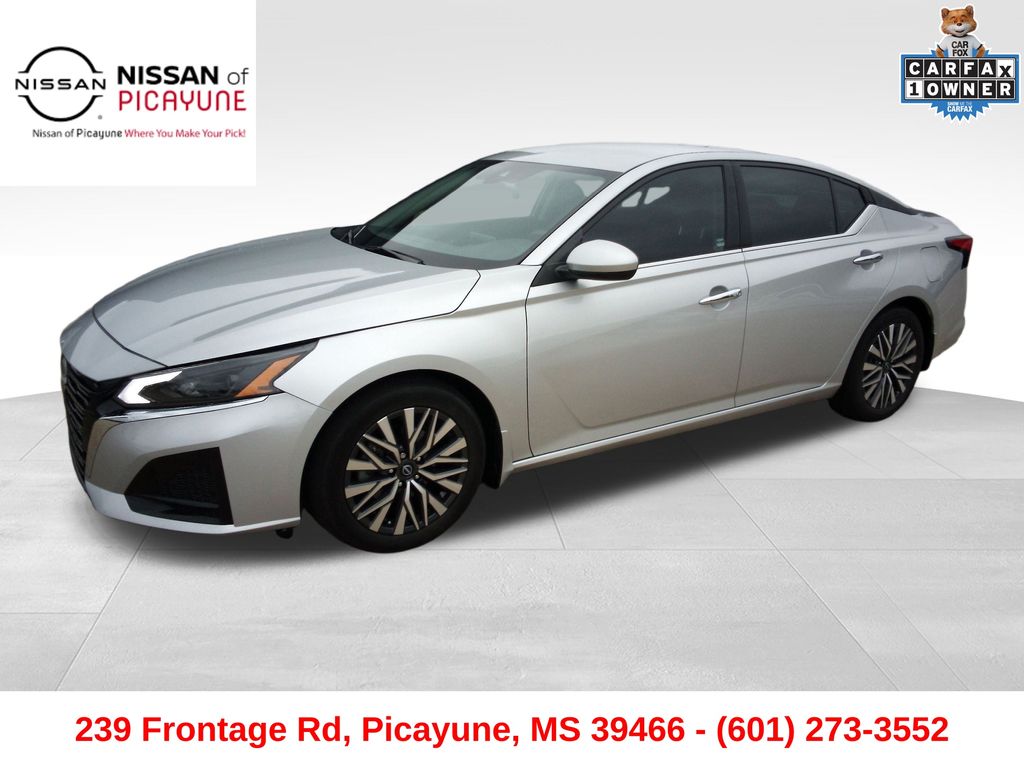 2023 Nissan Altima SV's photo