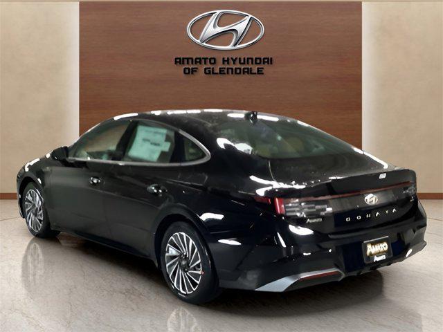 2025 Hyundai Sonata Hybrid Limited photo 4