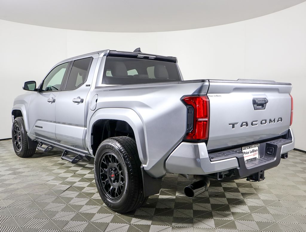 2024 Toyota Tacoma SR5 photo 4