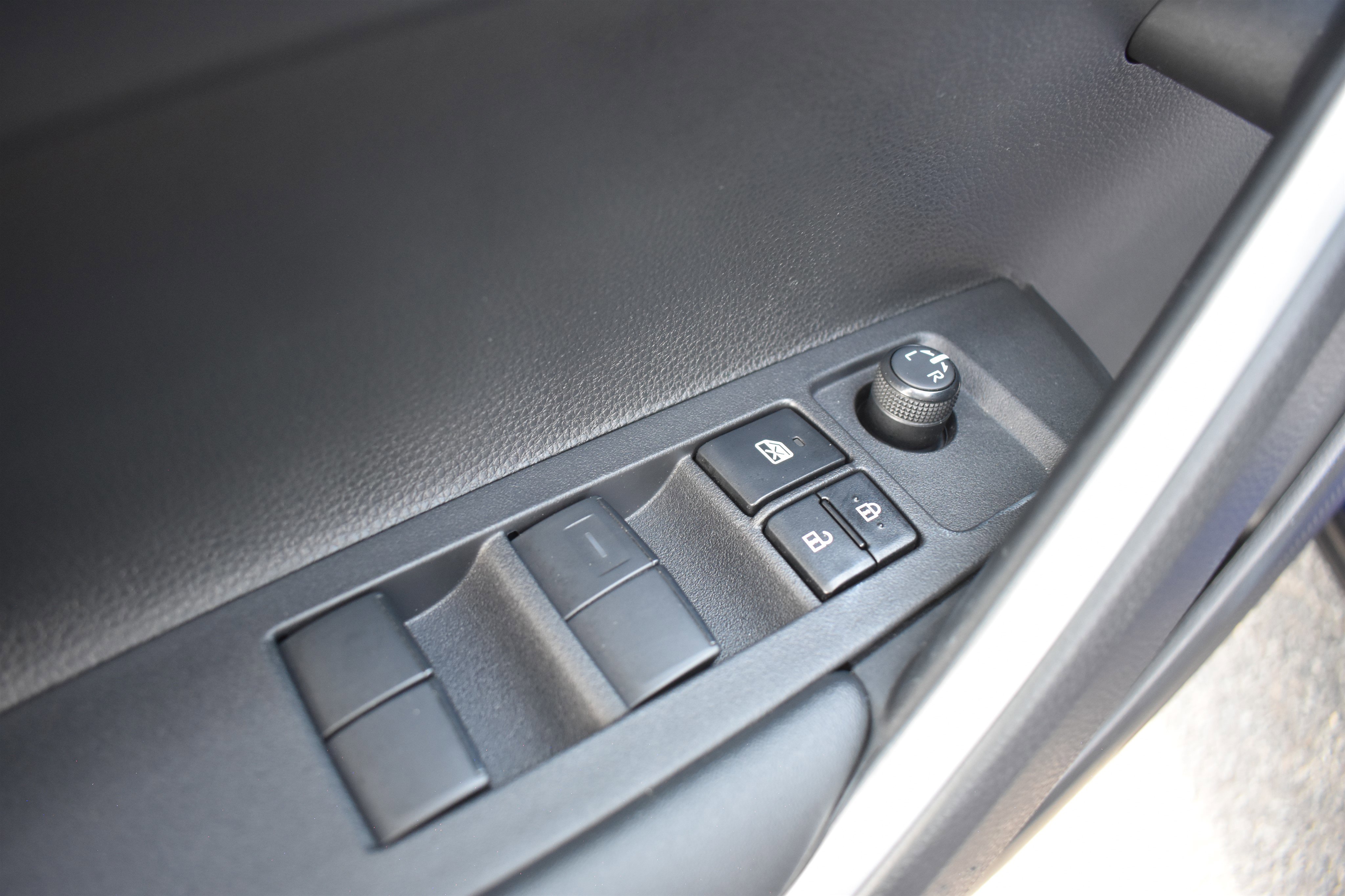 2024 Toyota Corolla Hybrid SE photo 2