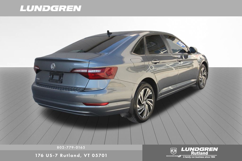 2021 Volkswagen Jetta SEL photo 3
