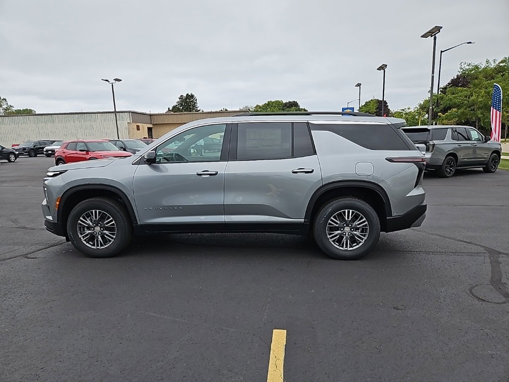 2025 Chevrolet Traverse photo 4