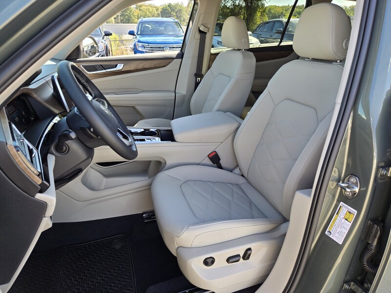 2026 Volkswagen Atlas SE Technology photo 4