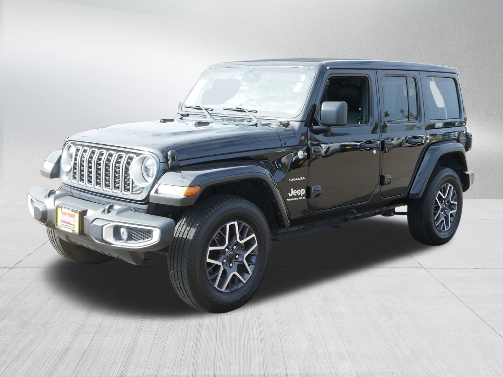 2024 Jeep Wrangler Sahara photo 3