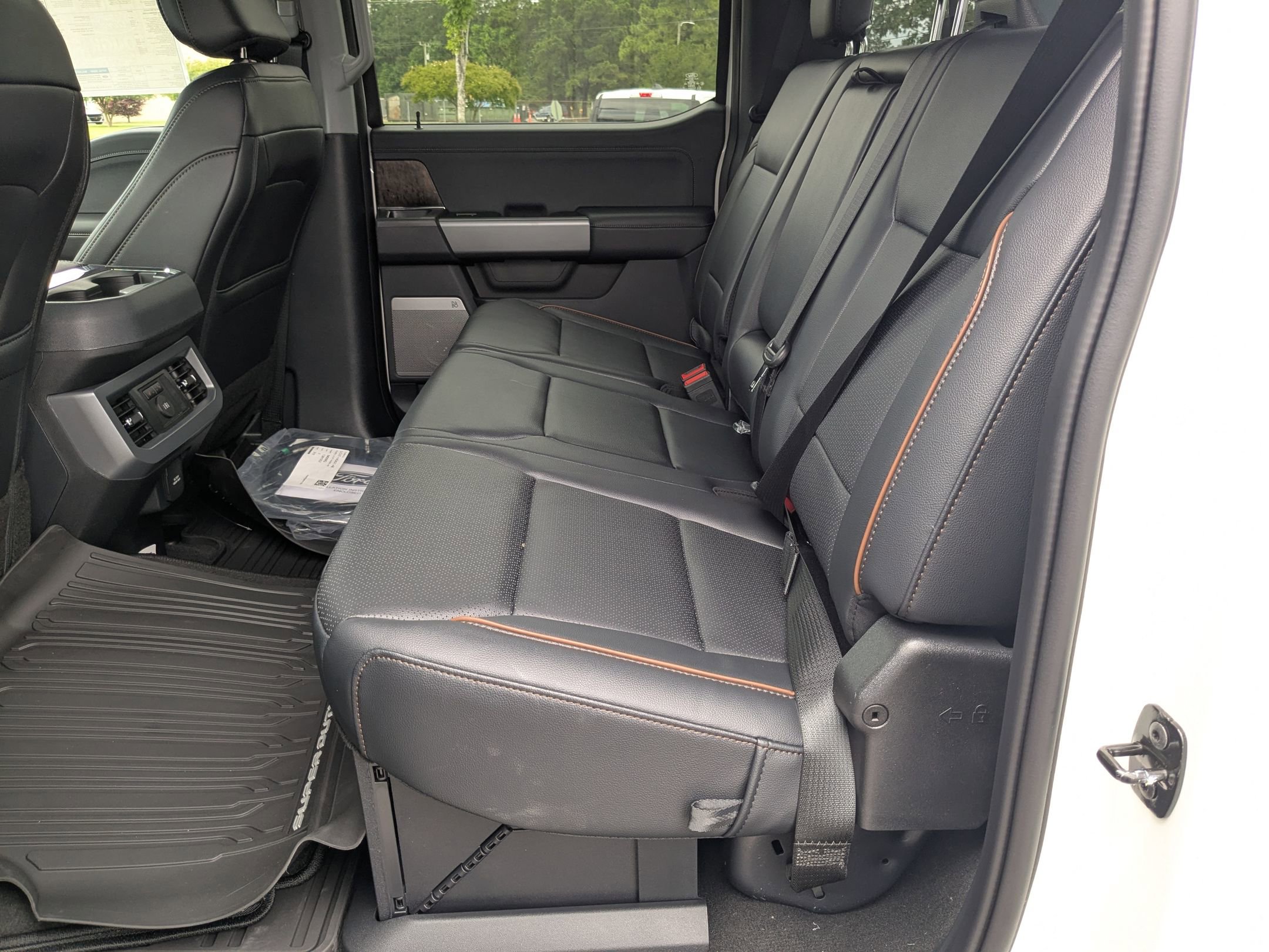 2025 Ford F-350 Lariat photo 28