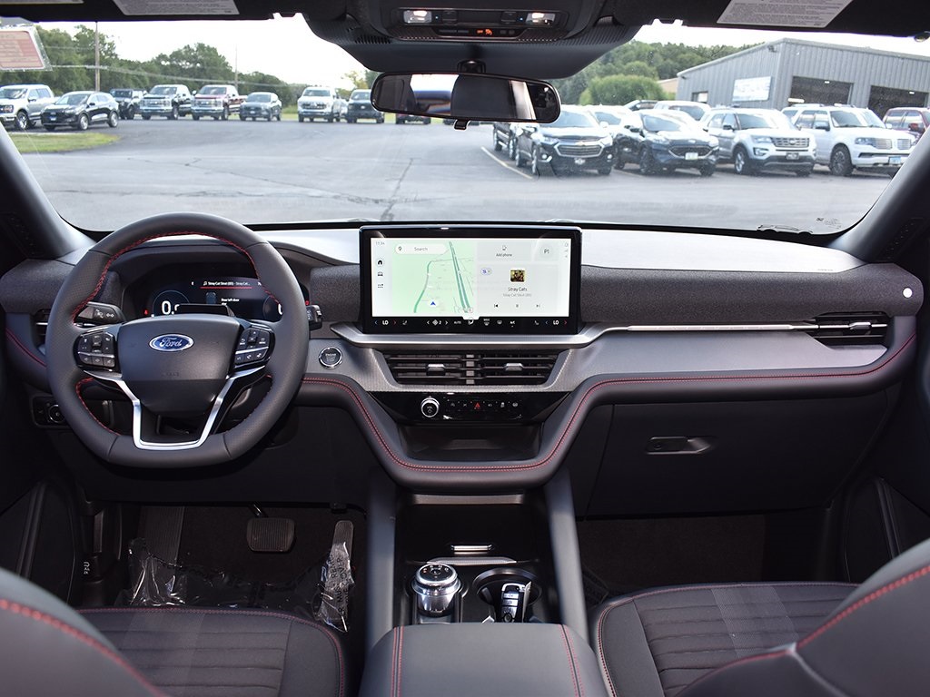 2025 Ford Explorer ST-Line photo 3