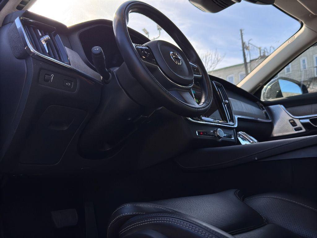 2022 Volvo S90 Inscription photo 17