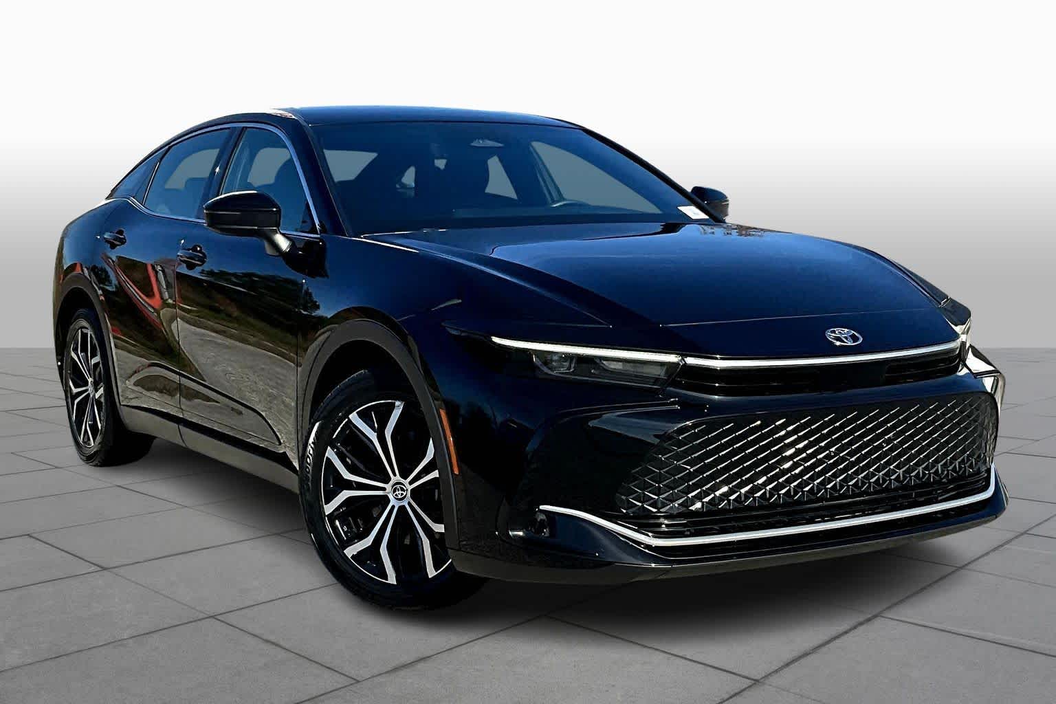 2023 Toyota Crown XLE photo 2