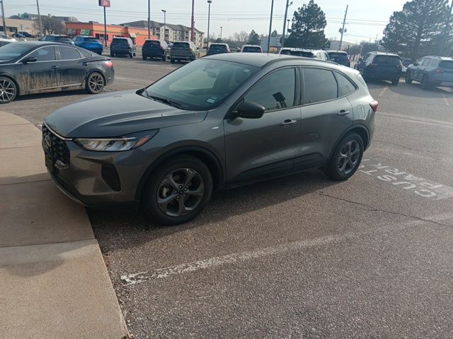 2025 Ford Escape ST-Line's photo