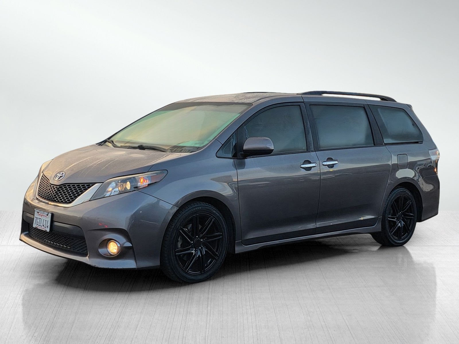 2014 Toyota Sienna SE photo 3