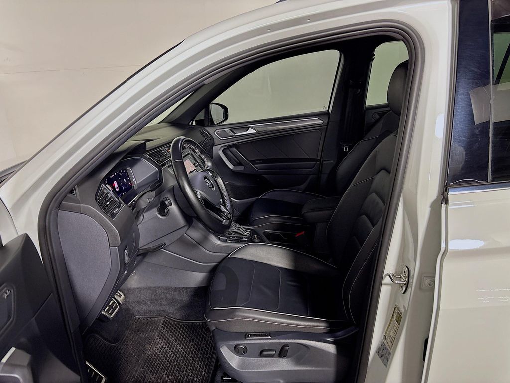 2021 Volkswagen Tiguan SEL Premium R-Line photo 10