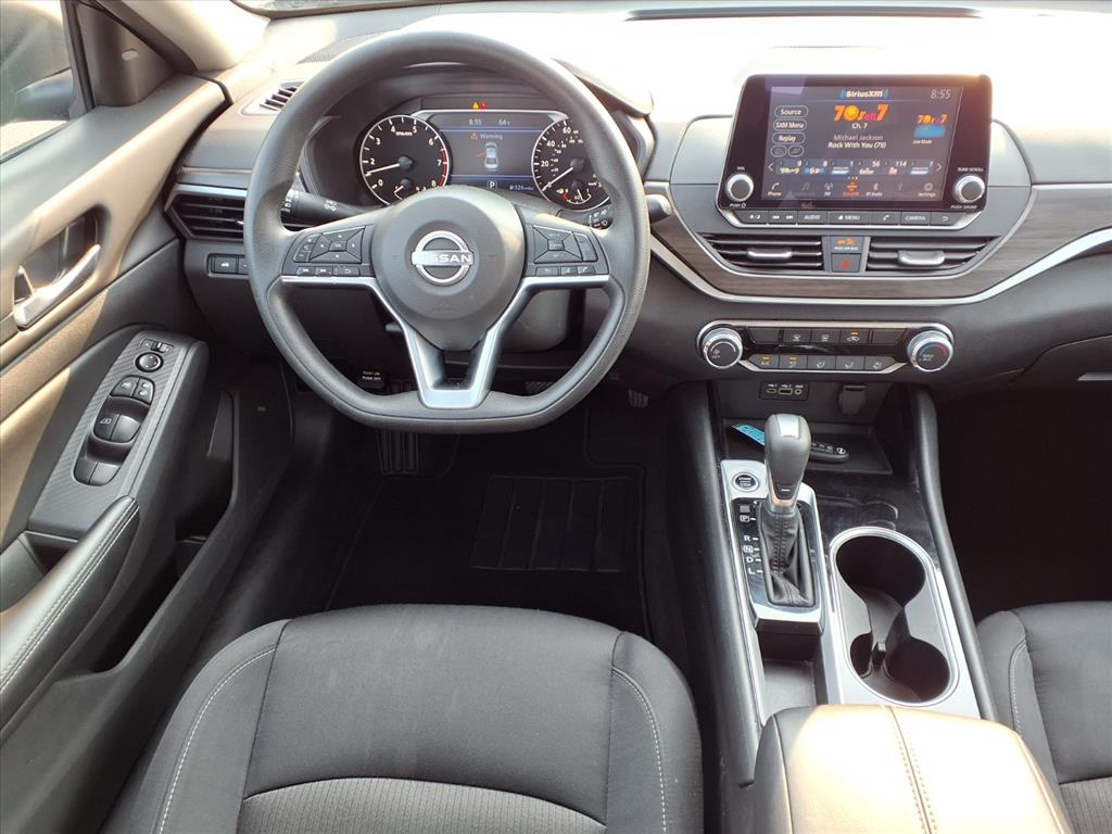2024 Nissan Altima 2.5 SV photo 3