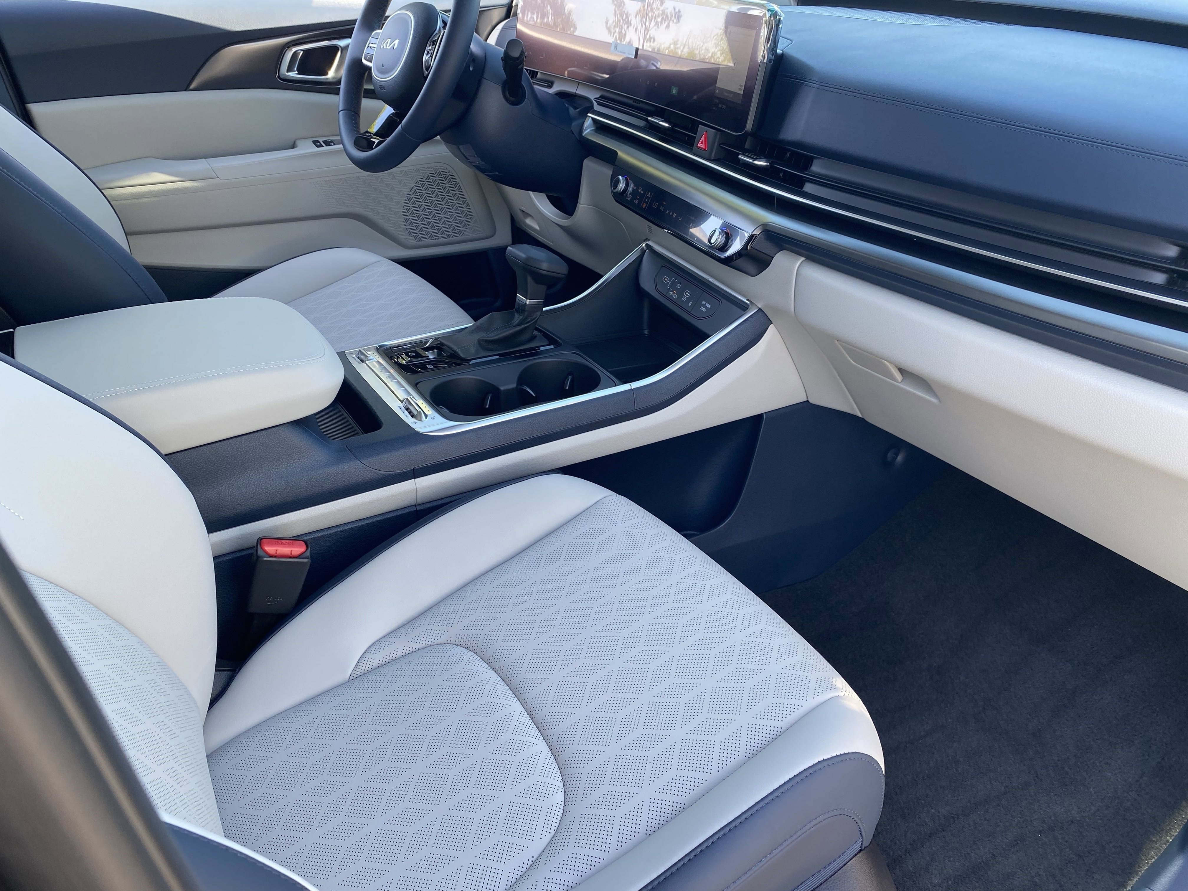 2026 Kia Carnival SX Prestige photo 6
