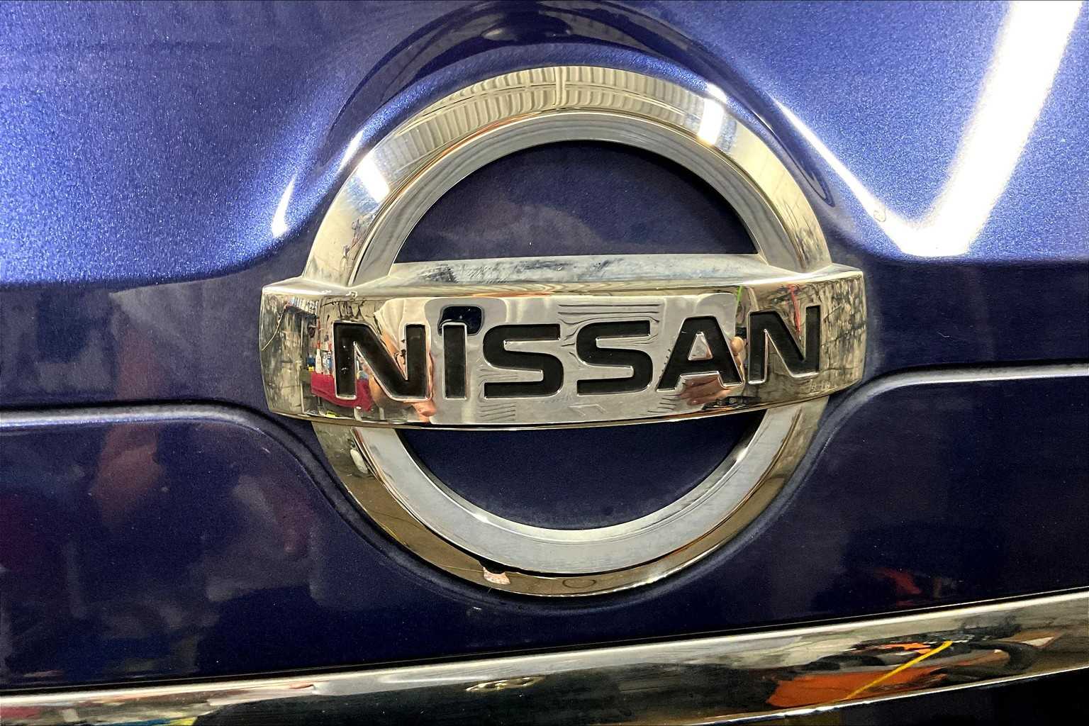 2019 Nissan Rogue SV photo 27