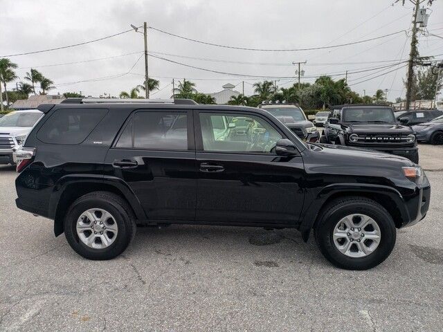 2023 Toyota 4Runner SR5 Premium photo 3