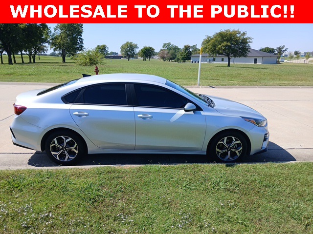 2019 Kia Forte LXS photo 2