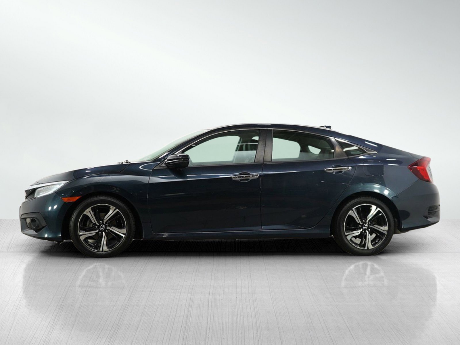 Used 2016 Honda Civic Touring with VIN 19XFC1F90GE005908 for sale in Minneapolis, Minnesota