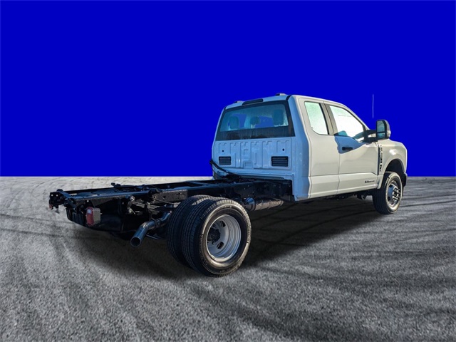2026 Ford F-350 XL photo 4