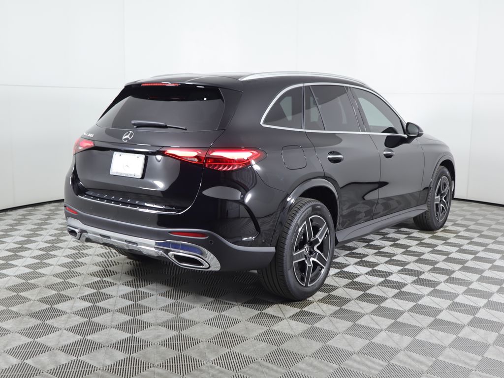 2026 Mercedes Benz GLC 300 AMG photo 4