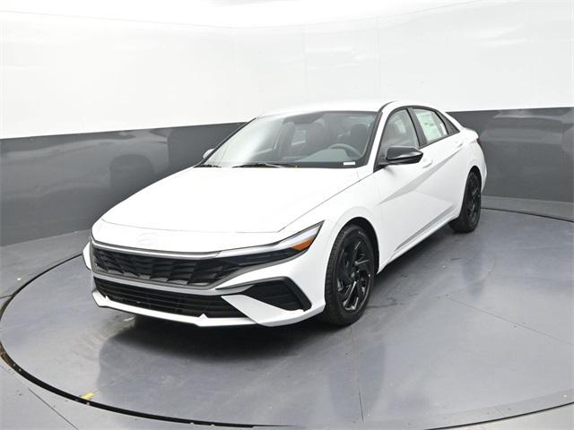 2026 Hyundai Elantra SEL Sport photo 4