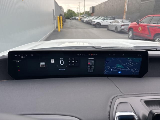 2025 Ford Expedition photo 4