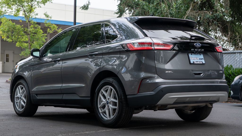 2022 Ford Edge SEL photo 6