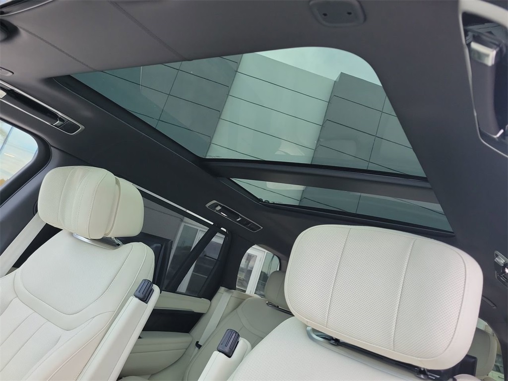 2025 Land Rover Range Rover Autobiography photo 24