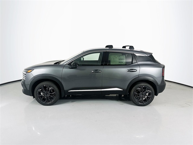 2026 Nissan Kicks SR photo 3