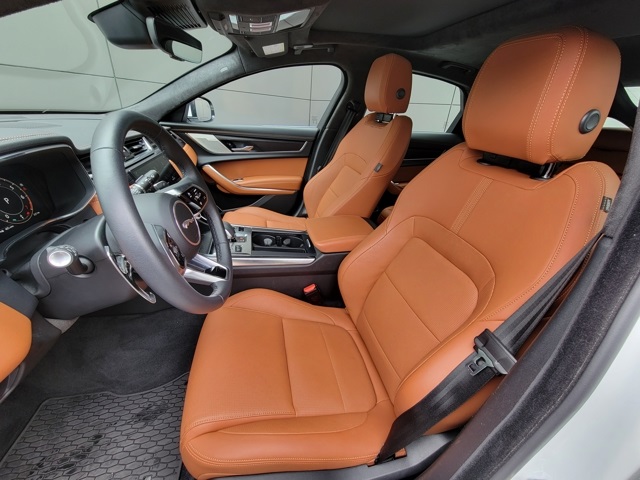 2024 Jaguar XF R-Dynamic SE photo 19