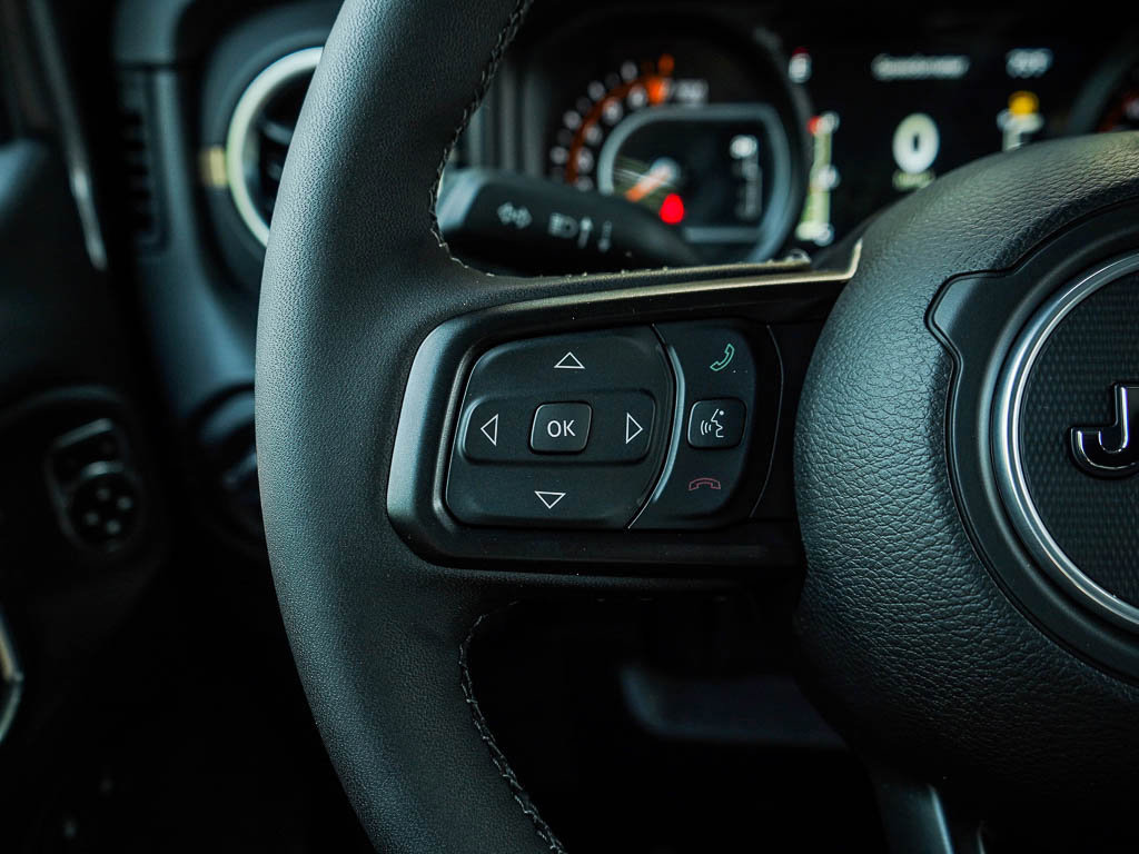 2025 Jeep Gladiator Sport photo 18