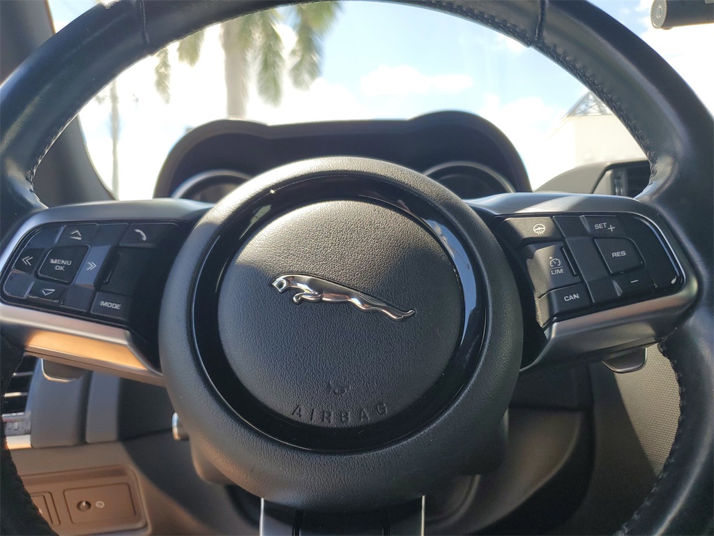 2018 Jaguar F-TYPE Base photo 19
