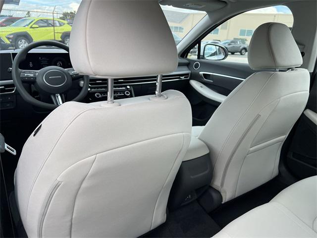 2026 Hyundai Sonata SE photo 2