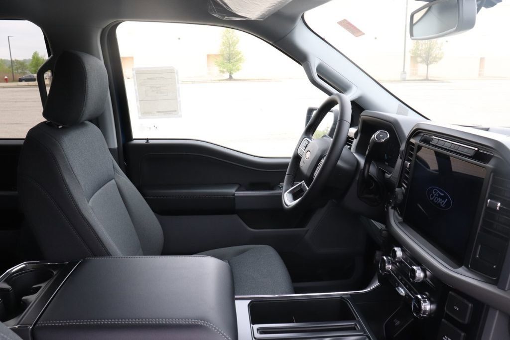 2024 Ford F-150 XLT photo 9