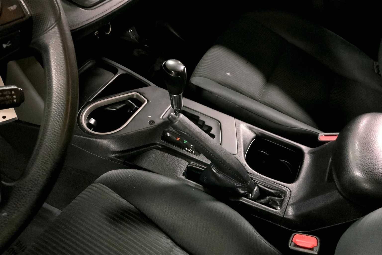 2017 Toyota RAV4 LE photo 15